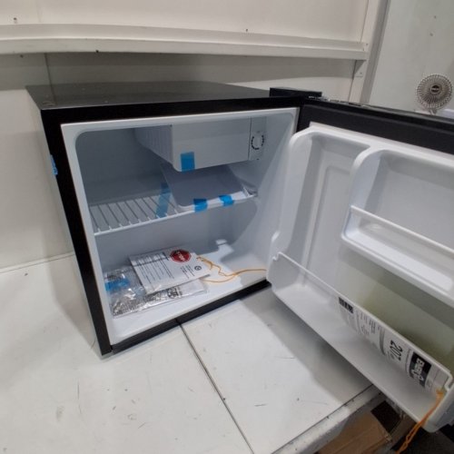MIDEA COMPACT SINGLE-DOOR MINI REFRIGERATOR - BLACK (MODEL: WHS-65LB1) image 3