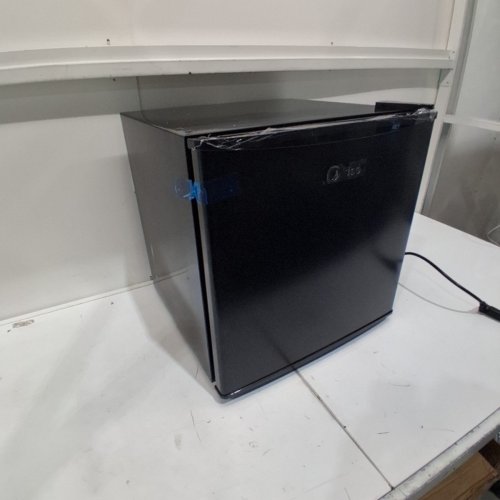 MIDEA COMPACT SINGLE-DOOR MINI REFRIGERATOR - BLACK (MODEL: WHS-65LB1) image 4