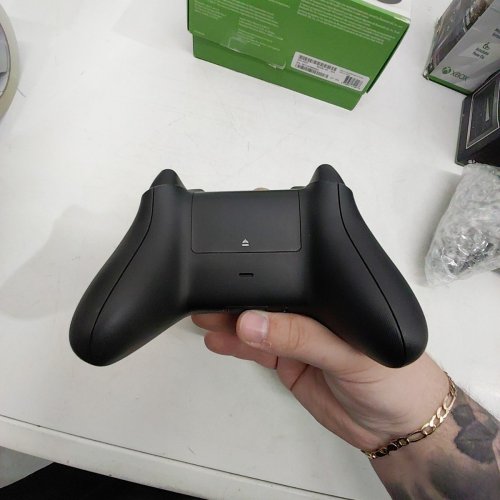 XBOX ONE CORE CONTROLLER - CARBON BLACK image 3
