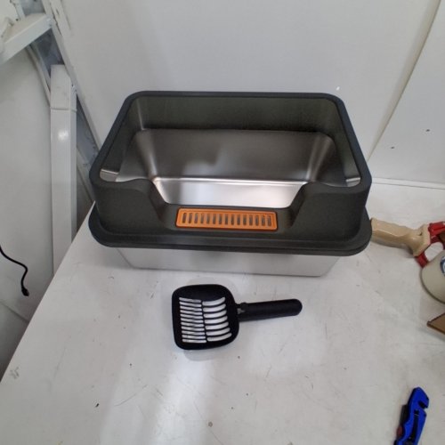 STAINLESS STEEL CAT LITTER BOX WITH SCOOP - BLACK image 3