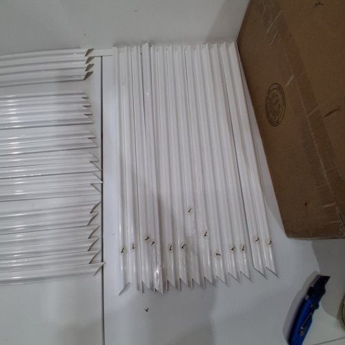 34PC PEEL AND STICK MOLDING TRIM FOR WALLS - WHITE image 4