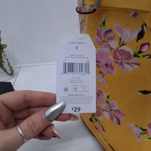 WOMEN'S FLORAL RAIN BOOTS - SIZE 8 - YELLOW image 3