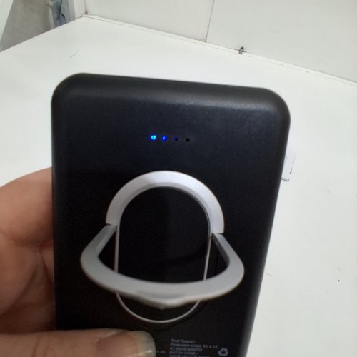 MERKURY INNOVATIONS 5000MAH MAGNETIC WIRELESS POWER BANK image 2
