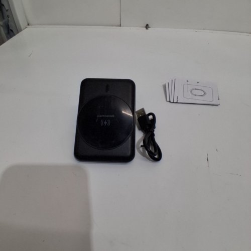 MERKURY INNOVATIONS 5000MAH MAGNETIC WIRELESS POWER BANK image 3
