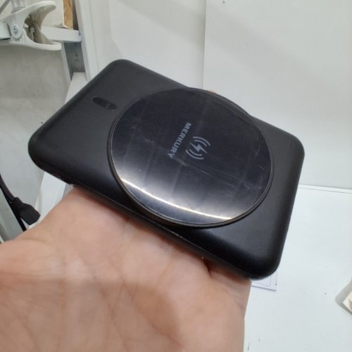 MERKURY INNOVATIONS 5000MAH MAGNETIC WIRELESS POWER BANK image 4