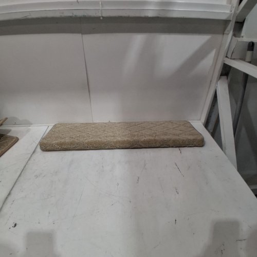 14PK CARPET STAIR TREADS - 32" X 10" - BEIGE image 3