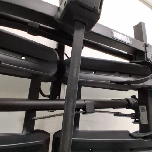 THULE OUTPACE COMPACT FOLDABLE LIGHTWEIGHT 3 BIKE HITCH RACK FOR MOST BIKES - BLACK image 3