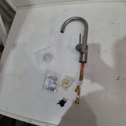 DELTA SINGLE LEVER FAUCET - CHROME image 3