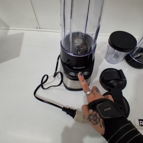 9PC RICARDO PERSONAL BLENDER SET - 300W/28 OZ - BLACK AND STAINLESS STEEL image 2