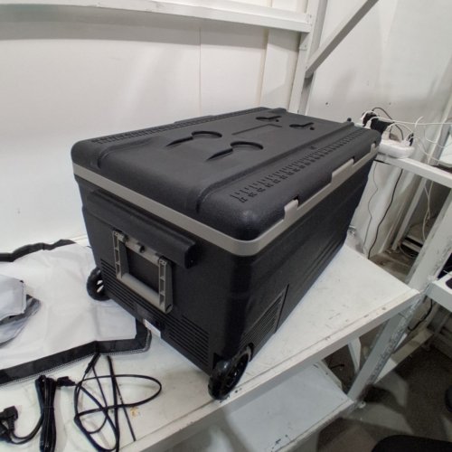 EUHOMY PORTABLE DIGITAL ELECTRIC CAR REFRIGERATOR/COOLER - 80QT - BLACK - (MODEL: U75) image 7