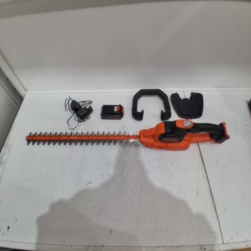 BLACK+DECKER CORDLESS ELECTRIC HEDGE TRIMMER WITH RECHARGEABLE BATTERY - 22", 20V MAX - (MODEL: LHT321) image 3