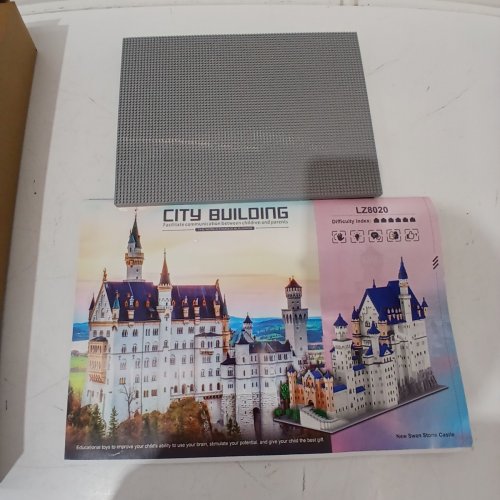 11810PC VLITES NEUSCHWANSTEIN CASTLE BUILDING BLOCK SET - MULTICOLOR (MODEL: LZ8020) image 3