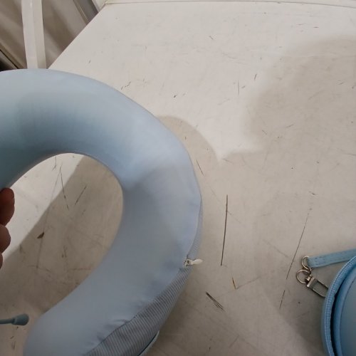AVIO TRAVEL CLOUD NECK PILLOW WITH CARRYING CASE - LIGHT BLUE image 3