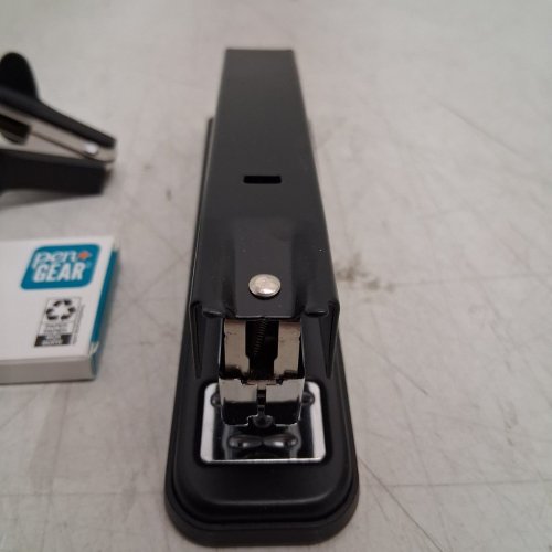 3PC PEN+GEAR FULL SIZE STAPLER SET WITH REMOVER AND STAPLES - BLACK (MODEL: 50113876) image 3