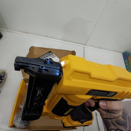 ALLOYPOWER 2-IN-1 CORDLESS BRAD NAILER & STAPLER KIT- 20V/18 GAUGE-YELLOW/BLACK (MODEL:CSG2532) image 2