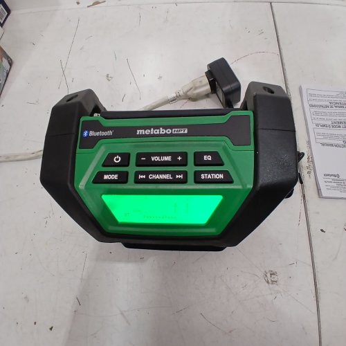 METABO HPT MULTIVOLT BLUETOOTH CORDLESS RADIO *NO BATTERY*- 18 V - GREEN / BLACK (MODEL: UR18DA) image 2