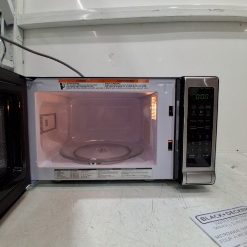 BLACK + DECKER DIGITAL PUSH BUTTON DOOR MICROWAVE OVEN - 700W - BLACK/STAINLESS STEEL (MODEL: EM720CB7-P) image 3