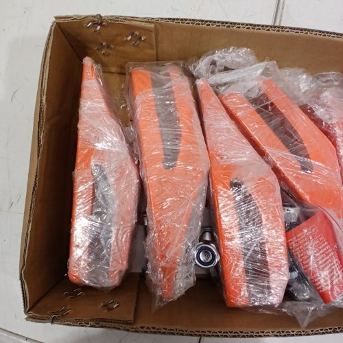 EXCAVATOR BUCKET TEETH WITH PINS - FITS 5/8" BUCKET TEETH - ORNAGE (MODEL: ZZ-FTC102) image 3