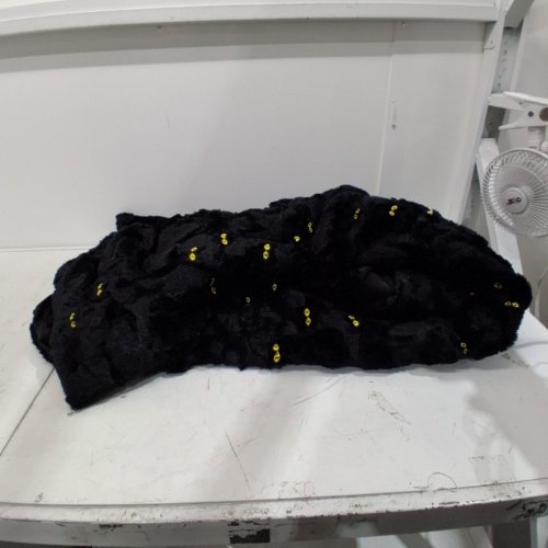 HALLOWEEN EMBROIDERED FAUX FUR THROW BLANKET - 60" X 70" - BLACK/YELLOW (MODEL: 1901555) image 2