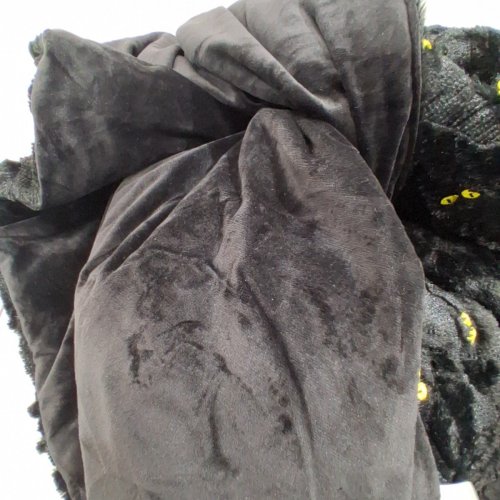 HALLOWEEN EMBROIDERED FAUX FUR THROW BLANKET - 60" X 70" - BLACK/YELLOW (MODEL: 1901555) image 3