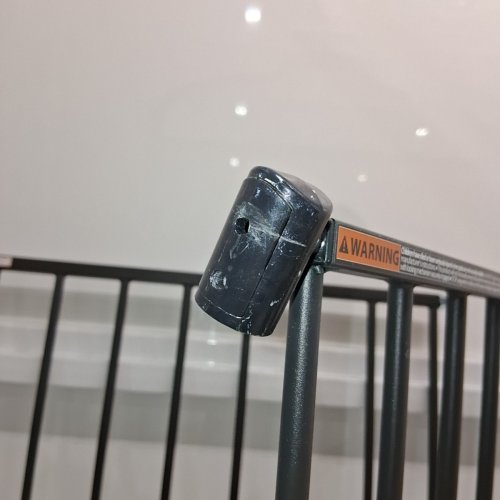 MUNCHKIN PUSH TO CLOSE BABY GATE - 28.5" TO 45" - BLACK image 3