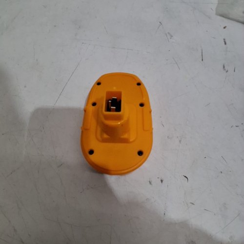 REPLACEMENT BATTERY FOR CORDLESS POWER TOOLS - 18V, 4.8AH - YELLOW/BLACK (MODEL: DESC15) image 2