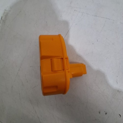 REPLACEMENT BATTERY FOR CORDLESS POWER TOOLS - 18V, 4.8AH - YELLOW/BLACK (MODEL: DESC15) image 4