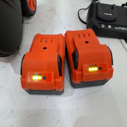 VOLTASK CORDLESS CORDLESS SNOW BLOWER WITH 2 BATTERIES & CHARGER - 16" - 48V - BLACK/ORANGE (MODEL: CSS004-160OR-CAVK/CSS004-160) image 2