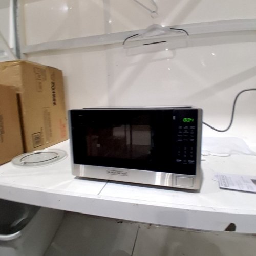 BLACK & DECKER 0.9 CU. FT. MICROWAVE OVEN, 900W image 3