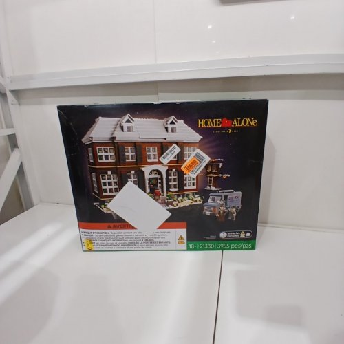 3955PC LEGO IDEAS HOME ALONE BUILDING KIT (MODEL: 21330) image 6