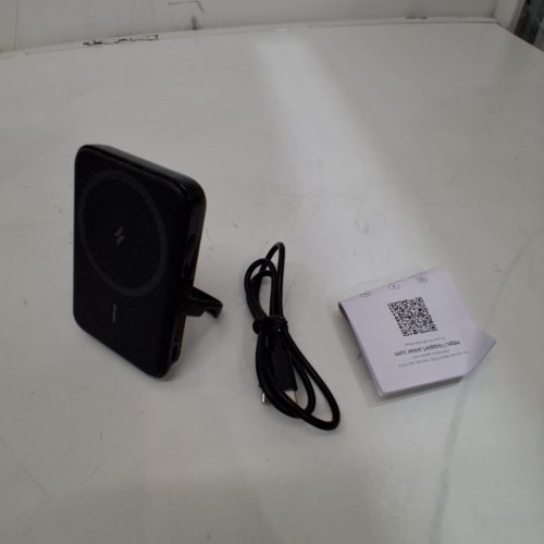 ANKER MAGGO SLIM MAGNETIC WIRELESS POWER BANK WITH STAND - 5000MAH - 7.5W - BLACK (MODEL: A1618) image 3