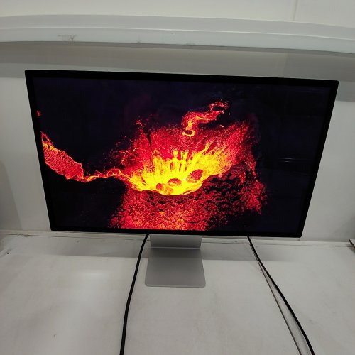 APPLE 27" 5K STUDIO DISPLAY WITH STANDARD GLASS + ADJUSTABLE STAND - SILVER (MODEL A2525) image 2
