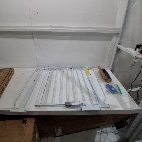 REGALO EASY STEP SAFETY GATE - 29"- 38.5" - WHITE (MODEL: 1160-DS) image 2