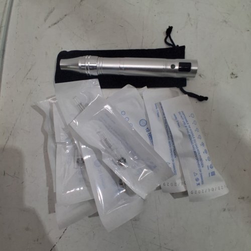 URYOUTH WIRELESS ELECTRIC DERMA ROLLER MICRONEEDLING KIT - 0.25 MM, 0.3 MM NEEDLE - SILVER image 3