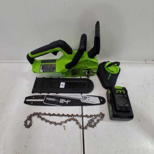 GREENWORKS BRUSHLESS CHAINSAW WITH BATTERY AND CHARGER - 24V - 12" - GREEN (MODEL: CS24L00) image 4