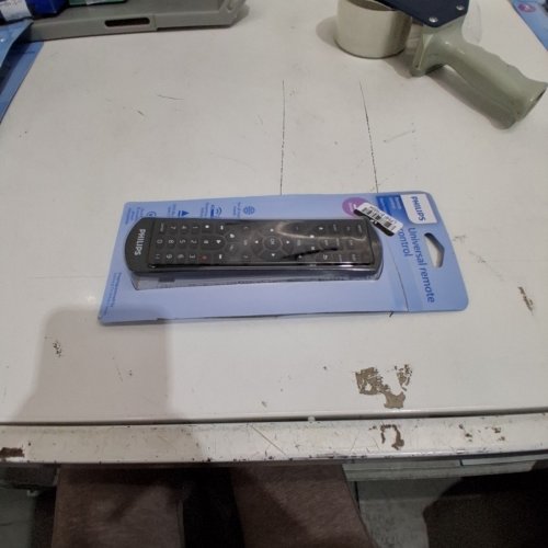 PHILIPS 3 DEVICE UNIVERSAL TV REMOTE - BLACK (MODEL: SRP4322B/27) image 3