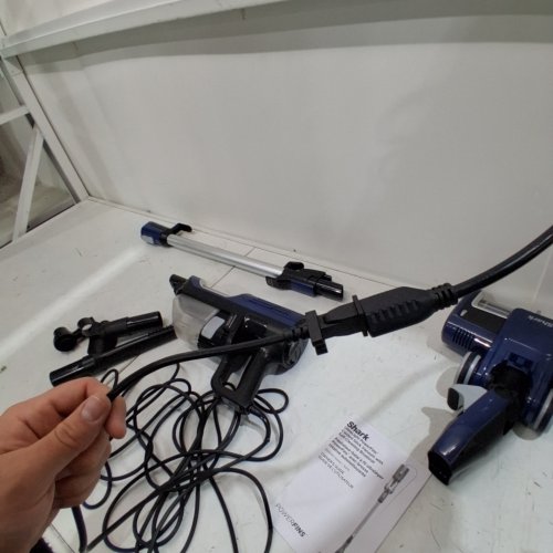 SHARK ULTRALIGHT PET PRO STICK/HANDHELD VACUUM CLEANER - 120V - BLUE (MODEL: HZ600C) image 2