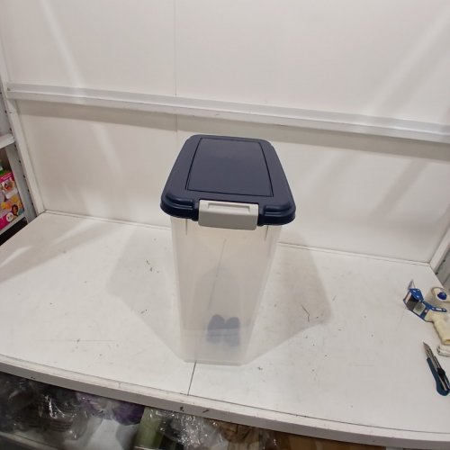 IRIS DOG & PET FOOD ROLLING STORAGE CONTAINER, HOLDS UP TO 38LBS - BLACK/CLEAR (MODEL: MP-8) image 4