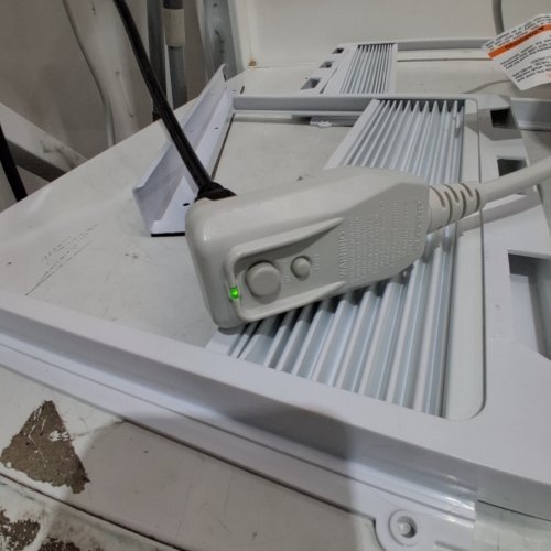 GE APPLIANCES ELECTRONIC WINDOW AIR CONDITIONER - 5,000 BTU - 150SQ.FT - WHITE (MODEL: AWAS05BWFC) image 2