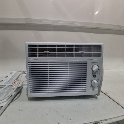 GE APPLIANCES ELECTRONIC WINDOW AIR CONDITIONER - 5,000 BTU - 150SQ.FT - WHITE (MODEL: AWAS05BWFC) image 3