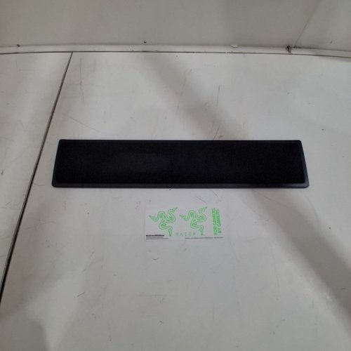 RAZER ERGONOMIC WRIST REST FOR TENKEYLESS KEYBOARDS: ANTI-SLIP RUBBER BASE - ANGLED INCLINE - CLASSIC BLACK image 2