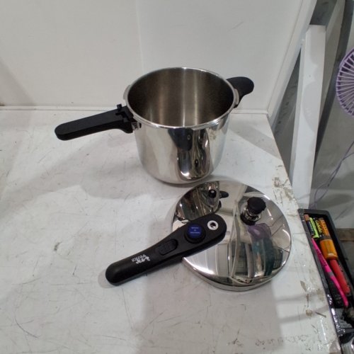VERKA TRI-PLY BOTTOM PRESSURE COOKER - 7L image 2