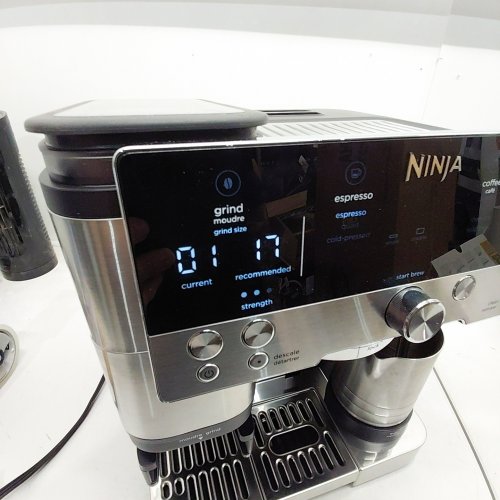 3-IN-1 NINJA LUXE CAFÉ SIGNATURE SERIES ESPRESSO MACHINE - SILVER/BLACK (MODEL: ES655CCO) image 2