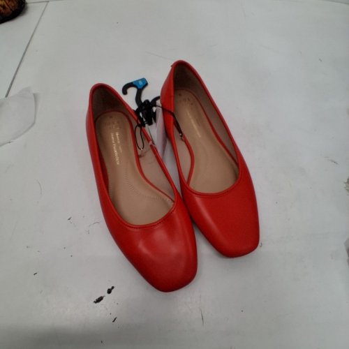 WOMEN'S TIME AND TRU SLIP ON BALLET FLATS - SIZE 8 - RED image 3