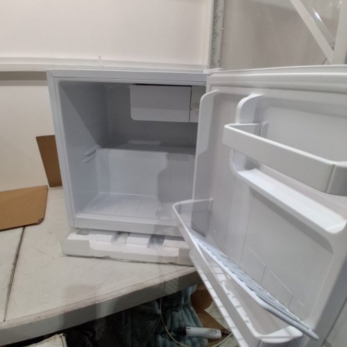 KOOLATRON KOOL COMPACT COMPRESSOR MINI FRIDGE WITH REMOVABLE SHELF - 1.7CU.FT - WHITE (MODEL: KBC46-W) image 4