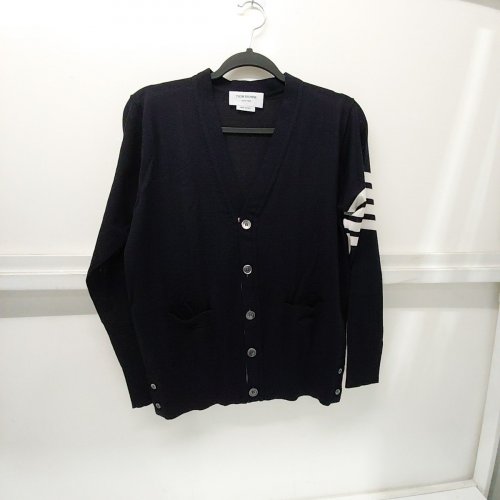 MEN'S THOM BROWNE CLASSIC V-NECK MERINO WOOL 4-BAR STRIPE CARDIGAN - 1 - NAVY (STYLE: MKC002A-Y1014-415) image 4
