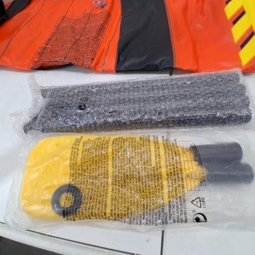 INTEX EXPLORER 300 BOAT SET image 3