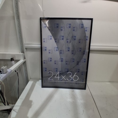 AMERICAN FLAT LIGHTWEIGHT PLEXIGLASS POSTER FRAMES - 24" X 36" - BLACK image 3