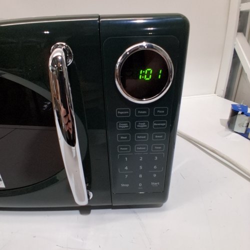 DANBY RETRO COUNTERTOP MICROWAVE - 700W - 0.7CU.FT - GREEN (MODEL: DMW07E1GDB) image 2