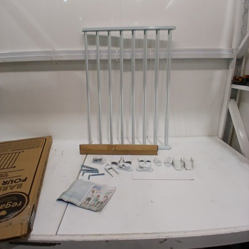 REGALO EXTRA WIDE 2-IN-1 TOP OF STAIRWAY AND HALLWAY SAFETY GATE WITH MOUNTING KIT - WHITE (MODEL: 1250 DS) image 2